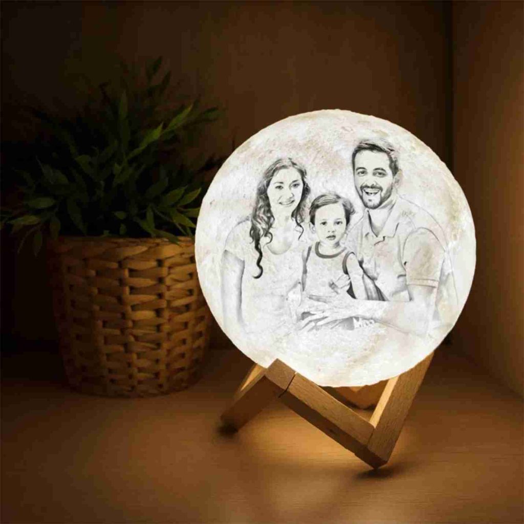 Personalised 3D Moon Lamp in 16 Colours for Family
